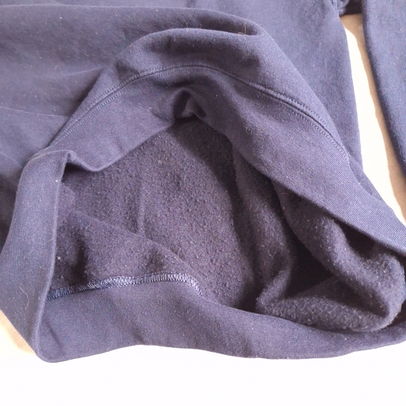 Gildan Home Alone Christmas Heavy Blend Sweatshirt, Large - Picture 7 of 10